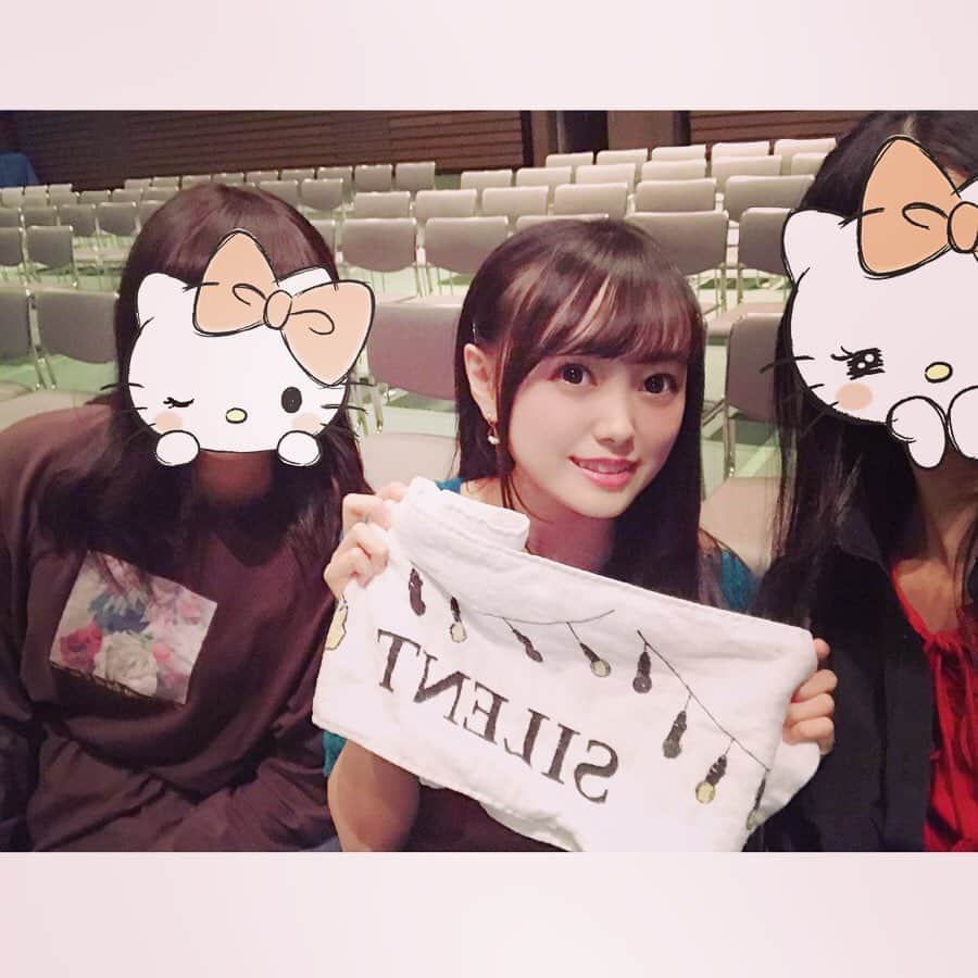 樋渡結依さんのインスタグラム写真 - (樋渡結依Instagram)「この前 友達の学祭に行った時の服〜👗 私服はワンピースやジャンパースカート多めかも🤔  #久しぶりの友達  #会えて嬉しかった  #一緒に行ってくれてありがとう❤️ #学祭ライブ  #サイレントサイレン さん #リリーブラウン #lillybrown  #ジャンパースカートコーデ  #dazzlin」11月4日 20時10分 - yui_hiwatashi0430