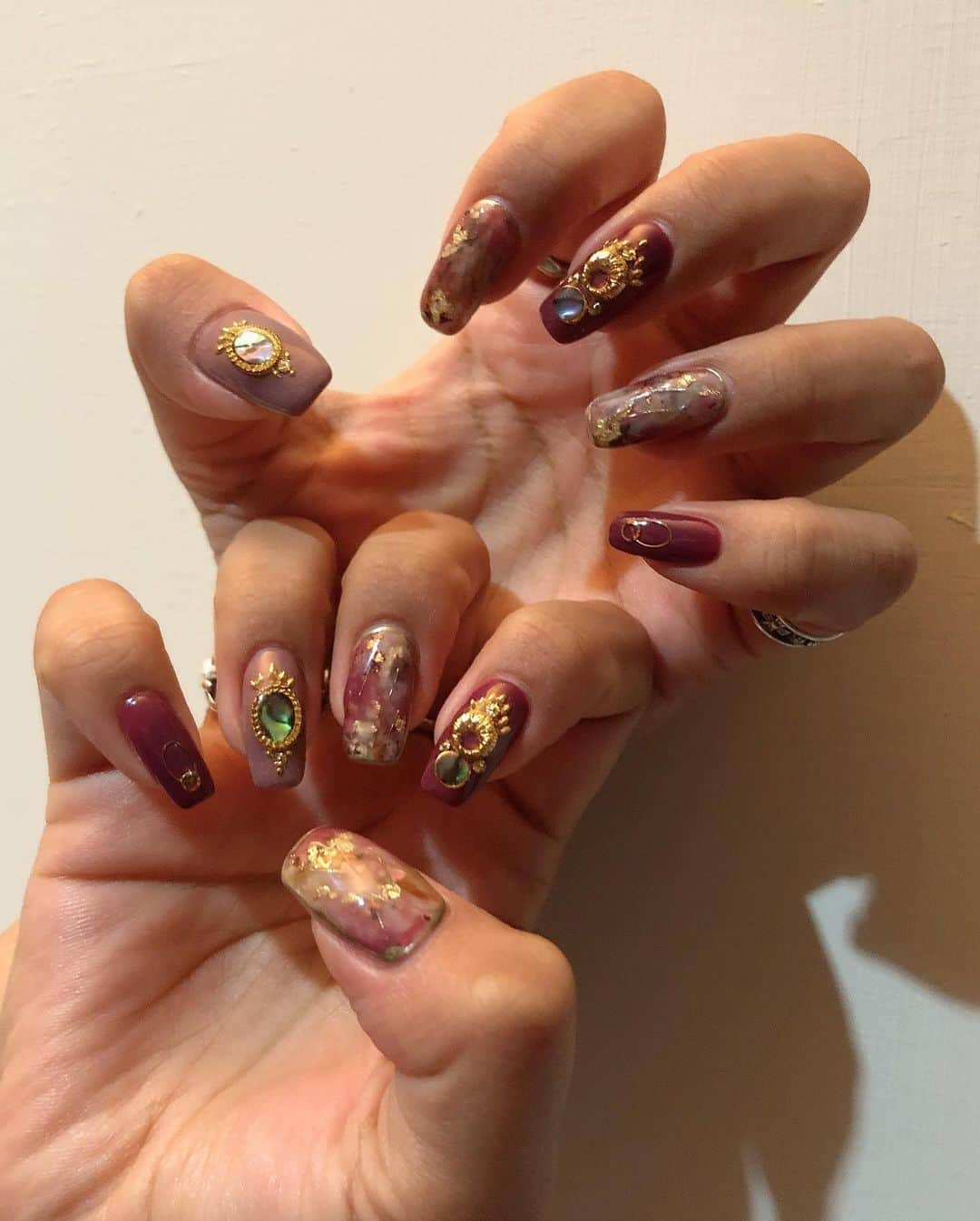 MAYUKIさんのインスタグラム写真 - (MAYUKIInstagram)「New nails 💅🏻💕 @glitter.ikebukuro さんにお願いしてるよ ☺️🧡 初めてスクエアネイルにしてみた〜✌🏻🎶 今回も可愛くしてもらいました♡ . #glitter #glitter_ikebukuro #nail #nails #newnail #newnails #ネイル #ジェルネイル  #ニュアンスネイル #秋ネイル」11月4日 20時21分 - mayuki_c