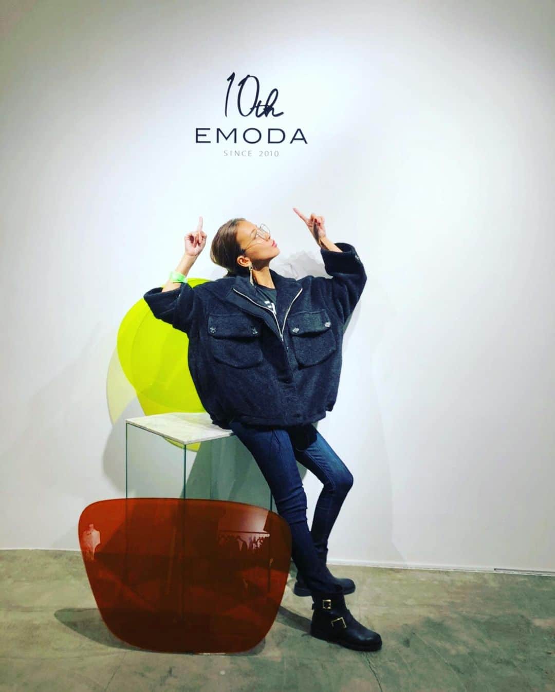 あびる優さんのインスタグラム写真 - (あびる優Instagram)「この日はピアス、メガネ、アウター、デニム私服がほとんど @emoda_official だった😂🎉 衣装でも良く着させて頂いてる @evris_official さんも夏服たくさんオーダーしちゃった🤤💕 #fashion#emoda#evris#ファッション#エモダ#エブリス」11月4日 20時15分 - yuabiru74