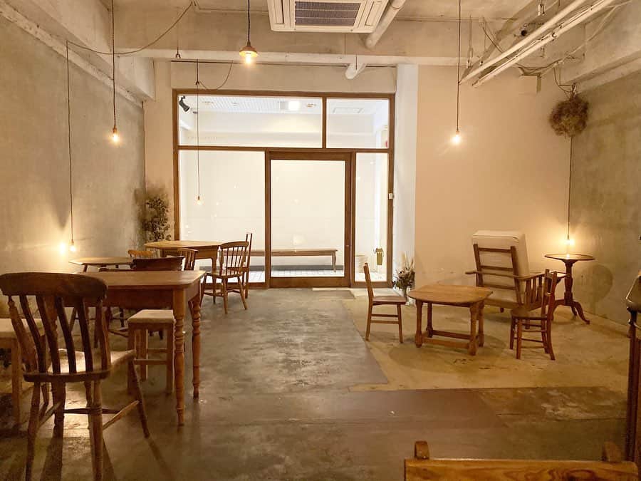 穴井千尋さんのインスタグラム写真 - (穴井千尋Instagram)「. とても落ち着く素敵な空間☺️ . #オヤツヤユーの喫茶 #福岡カフェ #cafe #fukuoka」11月4日 20時23分 - chihiro_anai_official