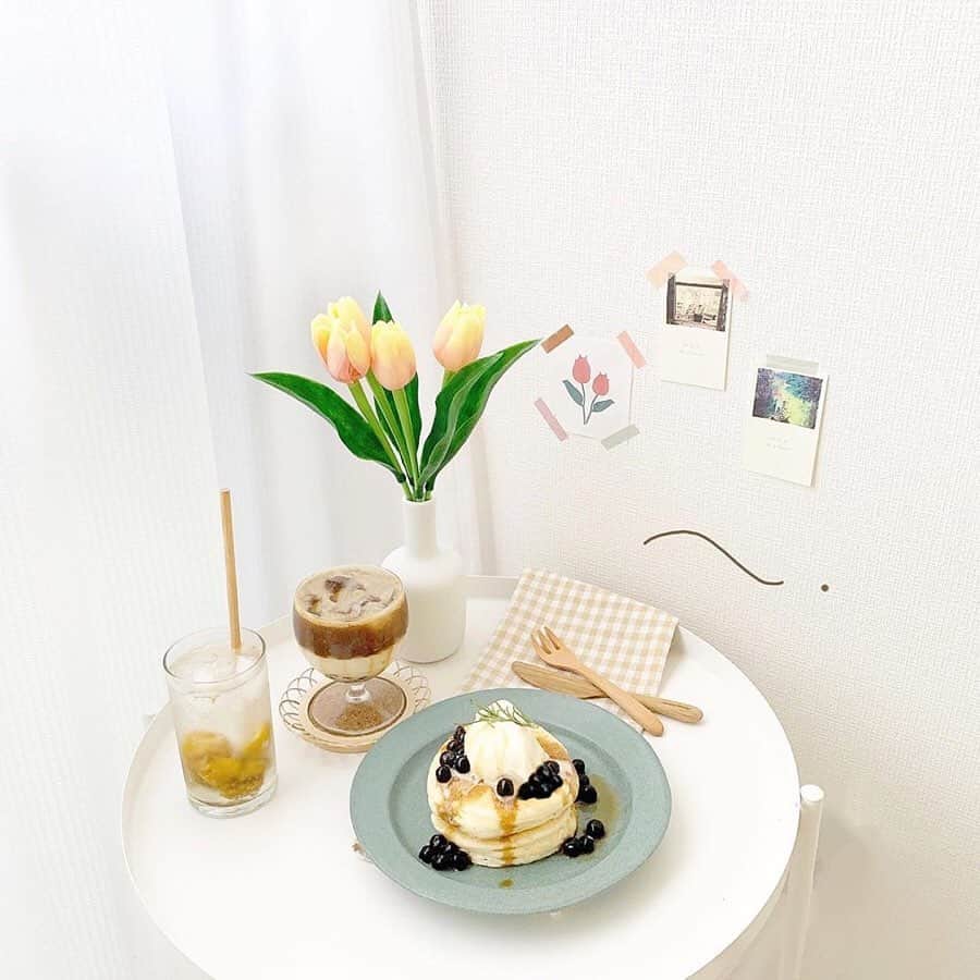 PATRA magazineさんのインスタグラム写真 - (PATRA magazineInstagram)「11/4♡スワイプしてね👉「お家でゆっくりカフェ気分を味わおう🍰♡」 . カフェ巡りするのも楽しいけど、 たまにはお家でカフェ気分を味わえる『おうちカフェ』をしてみて🌷 . かわいいカップケーキやトーストを手作りして、ゆっくり自分だけの時間を楽しもう♡ ㅤㅤㅤㅤㅤㅤㅤㅤㅤㅤㅤㅤ 旬のフルーツを使ったスイーツが特におすすめ💕 . . .  Thank you 🌹 @_imnaoka / @akari__0302 @nami__grm / @mono_gram1220 @yuii_716 / @airi_knd  @megu.03_03 . . 今女の子の中で流行っているコトやITEMがあればPATRAをタグ付けして教えてね❤︎ 皆さんのすてきな投稿をぜひ紹介させてください！ . . #PATRA #お洒落さんと繋がりたい #おしゃれさんと繋がりたい #おうちカフェ #お家カフェ #カフェ風 #韓国カフェ風 #カフェ #カフェ好きさんと繋がりたい #cafe #スイーツ #手作りスイーツ #手作り」11月4日 20時24分 - patra__jp