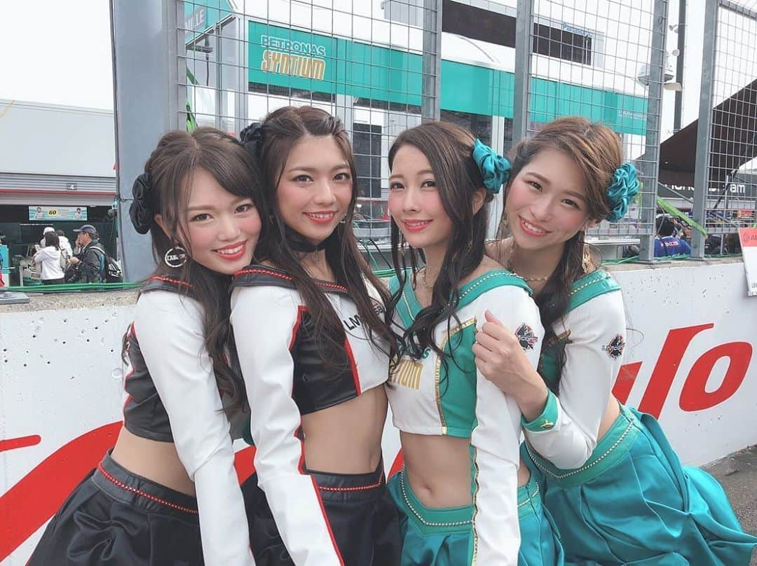 綾野ゆりかのインスタグラム：「super GT 最終戦 inツインリンク茂木 60号車 LMcorsaは9番手フィニッシュでした🏁 今シーズンも1年間60号車 LMcorsa に沢山の熱い応援をありがとうございました✨ * * #レースクイーン #twsプリンセス #大阪トヨペット #60号車 #lmcorsa #supergt #rq #sgt #モデル #撮影 #撮影依頼 #フリーモデル #ポートレート #ポートレートモデル #インフルエンサー #model #racequeen  #綾野ゆりか #japanesegirl #japanesemodel #japanesegirls #selfie #셀피 #데일리룩 #팔로우 #팔로우 #맞팔 #셀카 #셀스타그램 #메이크업」