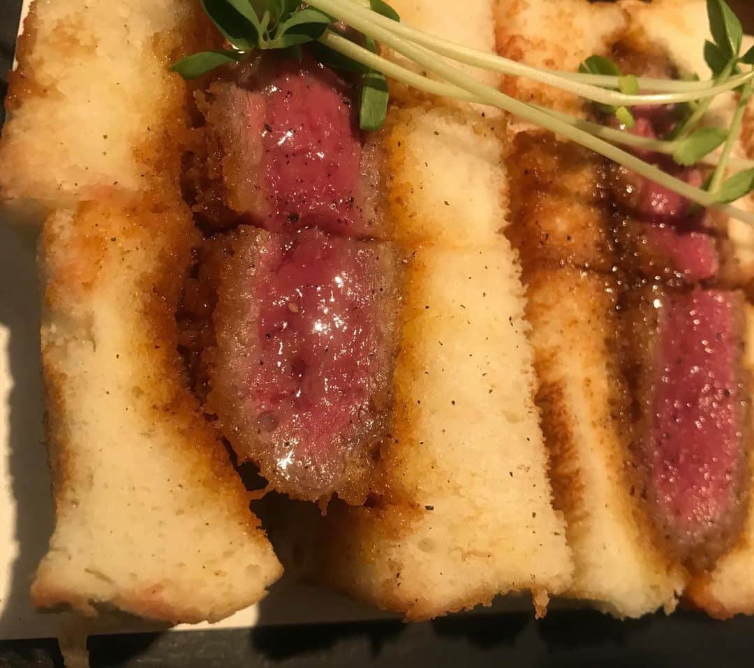 岡田ロビン翔子のグルメインスタ