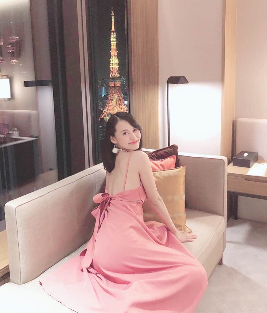 七尾エレナのインスタグラム：「先日10月30日に 30歳になりました！ 札幌から東京に出てきたのが 22歳の頃だったので この街に住んで もう8年か…と 綺麗に輝く東京タワーを見つめながら 感慨深い気持ちになっていたお誕生日🥺 ＊ #三十路 #30歳 #お誕生日 #happybirthday #hbd🎂」