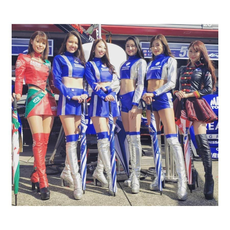 愛聖りささんのインスタグラム写真 - (愛聖りさInstagram)「. 🕑2019.11.02-03. 🏁ツインリンクもてぎ . 1年間ありがとうございました。 大好きなKONDO RACINGで レースクイーンをすることができて とっても嬉しかったです🥰 . 56号車はチームランキング5位で 今シーズンを終えました。 毎戦、熱い応援を ありがとうございました🙇‍♀️💕 . また来年もサーキットで みなさんと会えることがあれば、 その時はまたよろしくお願いします。 . #kondoracing #56 #レースクイーン #カラオケボイスドリンク #テクシーリュクス #1年間ありがとうございました」11月4日 21時31分 - risa_aise