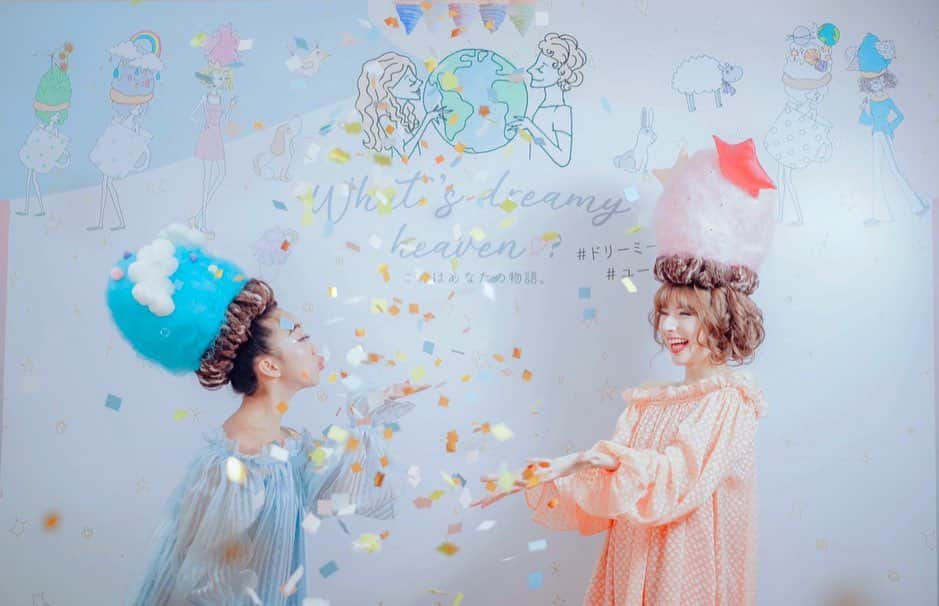 LINA（吉村リナ）さんのインスタグラム写真 - (LINA（吉村リナ）Instagram)「Thank you so much for those of you who came to @u_omotesando opening reception party 🎊💗✨ It was such a memorable Dreamy Heaven day that we’ll never forget about and I hope you won’t either... ⠀⠀ I hope this place becomes a place where everybody can find their true selves, their  true heart..💗No matter the gender nor the look, nationality nor the age, religion nor the job... ⠀⠀ Because we are all living in this planet called the earth, and we are all in u ( × universe ) 🌎💫🐄👫 ⠀⠀ Just love, xoxo ⠀⠀ #日本語訳は次のポストへ ⠀⠀ ーーーー  PS. ⠀⠀ For those of you who asked what I have to do with this space/cafeteria I am collaborating as a chief concept officer 🧚‍♀️ Thank you so much for all your support and the sweetest messages...💗 ・ ・ ・ Photo by @memeichigo  Make up by @anshindoyle」11月4日 21時27分 - lina3336