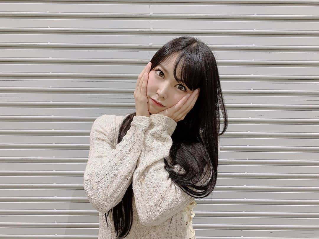 白間美瑠さんのインスタグラム写真 - (白間美瑠Instagram)「今日は、AKB個別握手会🤝 ありがとうございました😘 2日間握手握手❤️❤️ ・ ・ しっかり皆さん！休んで下さいねぇ🙋🏻‍♀️ ・ #私服るん　#ニットるん」11月4日 21時38分 - shiro36run