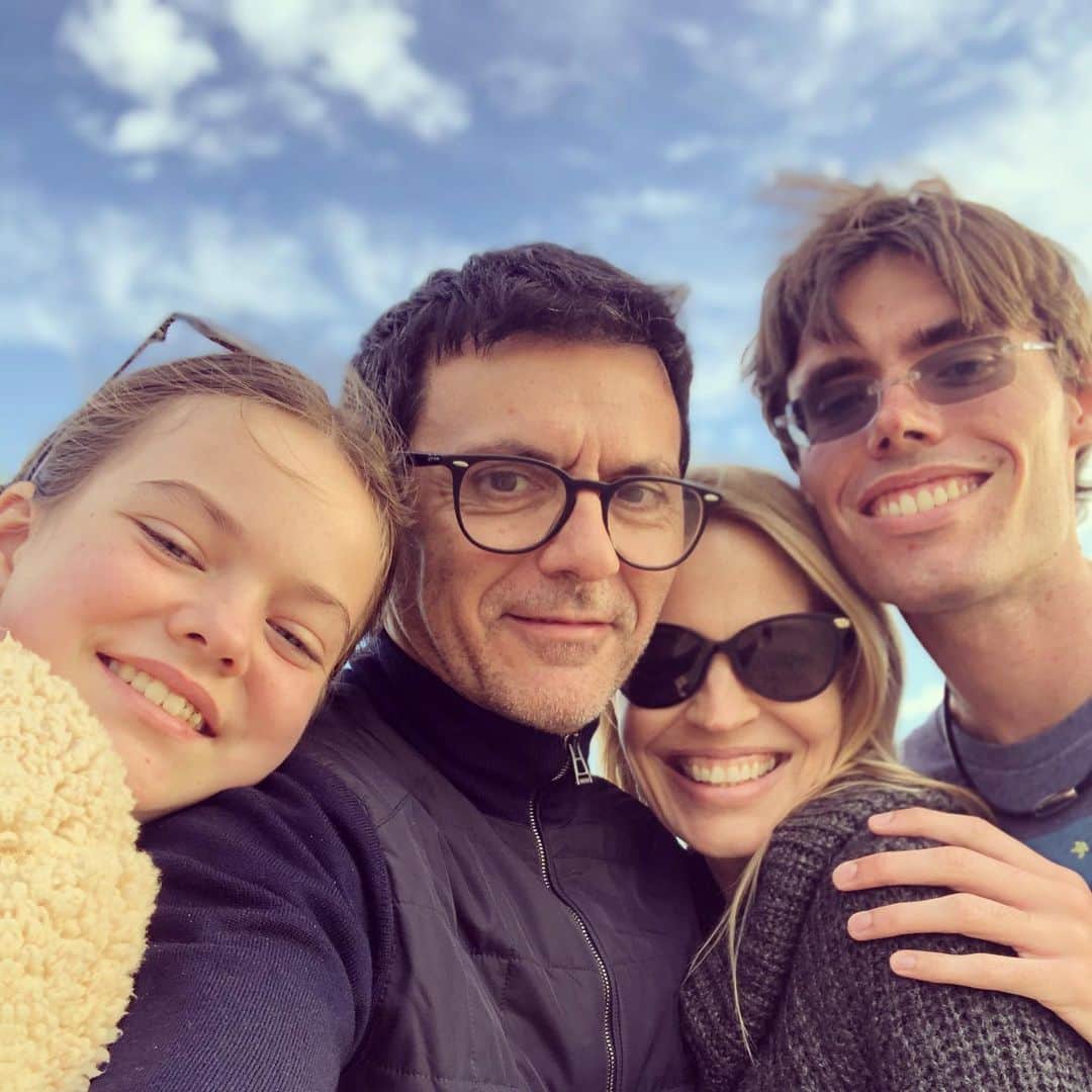 ジェリー・ライアンのインスタグラム：「My heart...so happy when we’re all together! 💖💗 #family 💖💗」