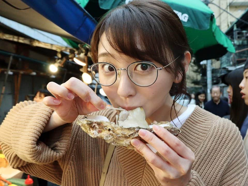 おのののかさんのインスタグラム写真 - (おのののかInstagram)「＊﻿ 築地でお仕事が早く終わったのでマネさんと食べ歩き〜！﻿ 生牡蠣が美味しい季節になってきました🥺💓﻿ #たべあるき #たべののか #ののかめ」11月4日 21時44分 - ononono_ka