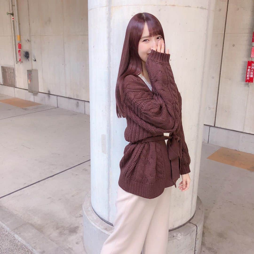 のインスタグラム：「今日の私服です💕 . カーディガンとインナーは 最近買ったプチプラのもの☺️ . "one-way"というお店で買ったよ〜 全部安くて可愛いから好き💕 . #ootd #私服 #秋服 #秋コーデ #ファッション #fashion #coordinate #プチプラ」