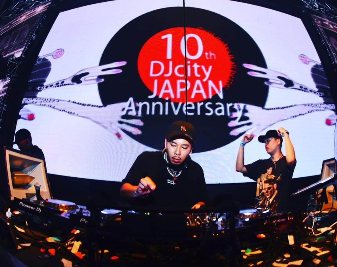 DJ HALさんのインスタグラム写真 - (DJ HALInstagram)「@djcityjapan 10 Anniversary @warp_shinjuku  congrats🎉　Photo By @photo_tasuku 📸 #djcityjapan #warpshinjuku」11月4日 22時14分 - djhal