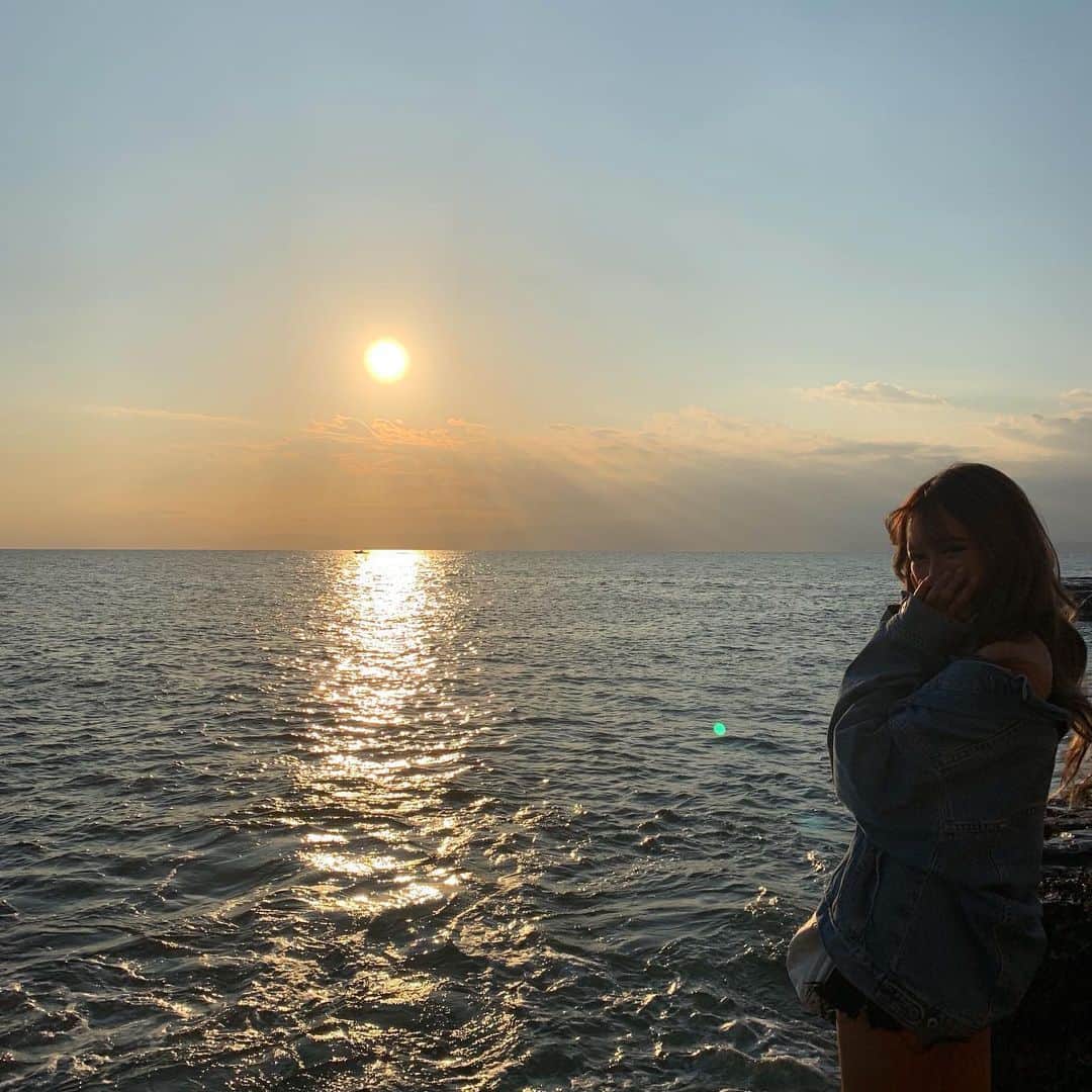 犬嶋英沙さんのインスタグラム写真 - (犬嶋英沙Instagram)「🐾 ㅤㅤ やっぱり地元の海がいっちゃん最高！ 三連休いかがお過ごしでしたでしょうか皆様🤷🏼‍♀️ ㅤㅤ ㅤㅤ #犬嶋のいる生活」11月4日 22時12分 - _eishachan