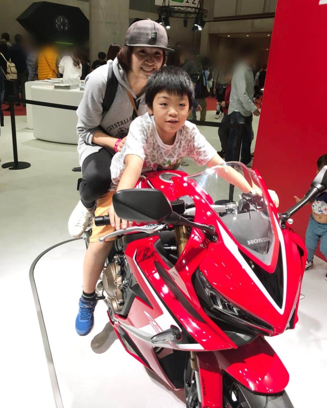 高橋みゆきのインスタグラム：「東京モーターショー🏎歩き疲れました💨😅 #東京モーターショー #正直全くよくわかんないけど🏎 #なんか凄かったw」