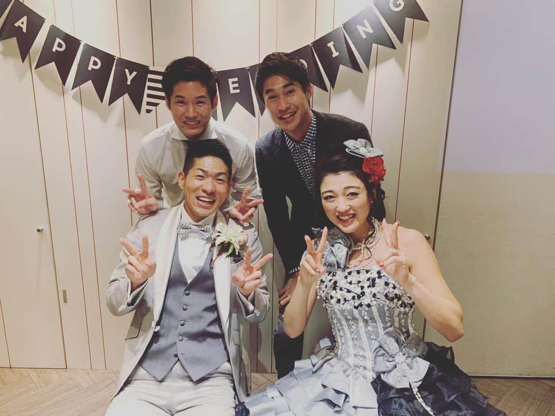 飯塚翔太のインスタグラム：「九鬼おめでとう！ 高校の時から一緒に走ってきた彼の結婚は感慨深い🙂 with 雄一さんと」