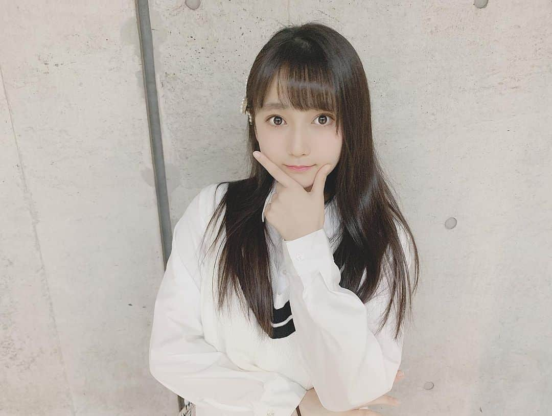 鈴木くるみさんのインスタグラム写真 - (鈴木くるみInstagram)「握手会ありがとうございました！！ 楽しかった〜😊 るんるん💓💞 #akb48 #握手会 #パシフィコ横浜 #清楚系 #なんちゃって制服 #ストレートヘア」11月4日 22時27分 - kurumi_akb48