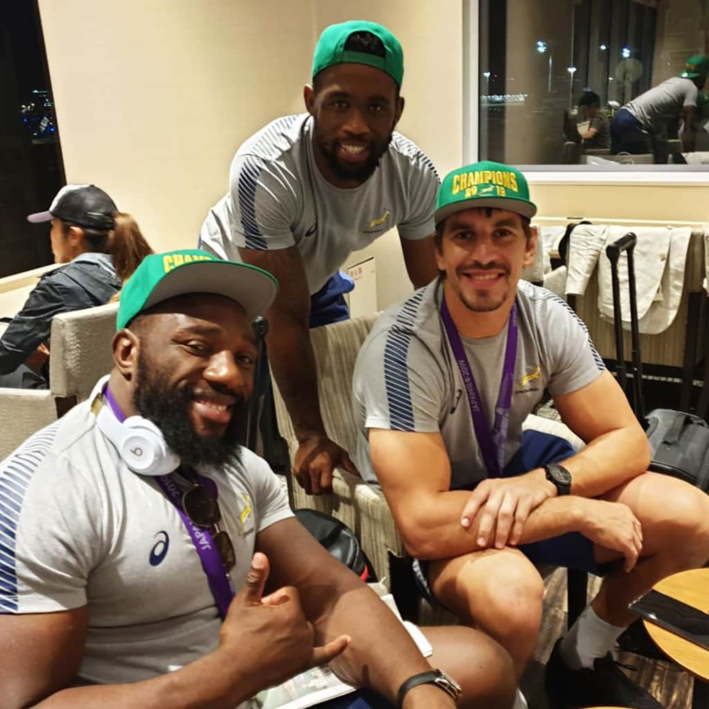 ラグビー南アフリカ代表さんのインスタグラム写真 - (ラグビー南アフリカ代表Instagram)「On the way back home 🇿🇦 #ChampionsTogether」11月4日 22時30分 - bokrugby