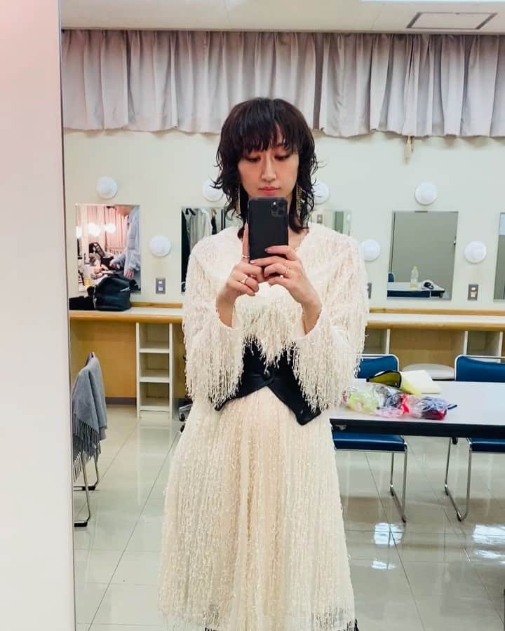 のインスタグラム：「SHINEアコースティックツアー初日仙台公演 終わりましたー😆 とても楽しかったです！！ありがとうございました！  私の部屋にお招きするようなそんな空間だったでしょ❤️ 泰子のバイオリンも響き渡っておりました🎻  つぎは11/23神戸！！ #msooja #shine #acoustic #仙台」