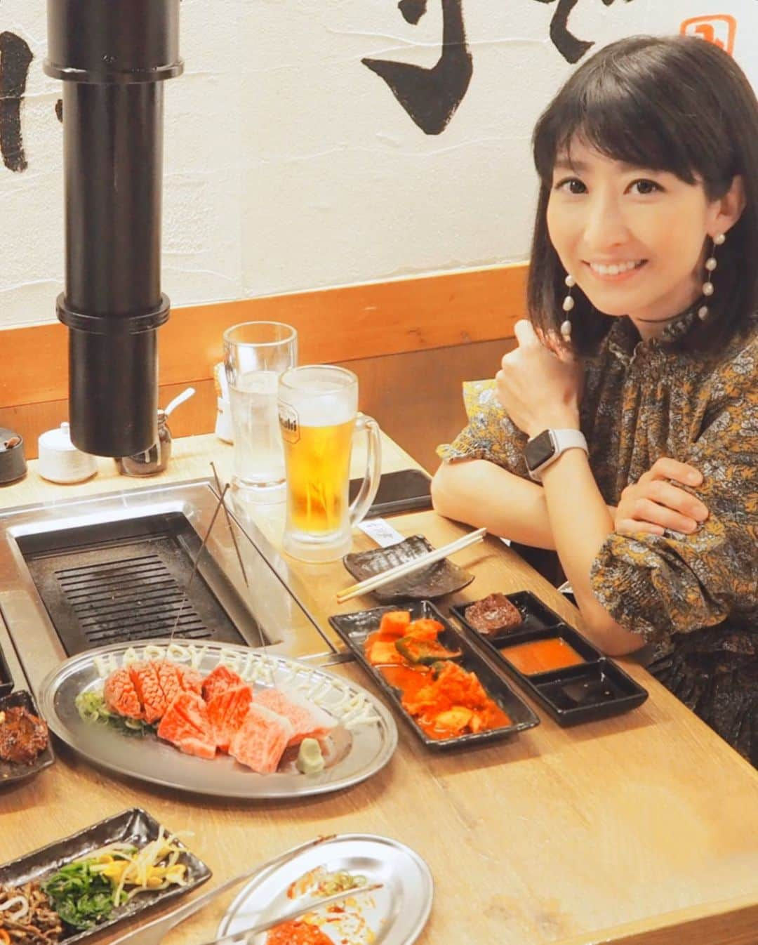 土屋香織さんのインスタグラム写真 - (土屋香織Instagram)「ꕥ. 大阪の梅田に美味しい焼肉屋さん発見ー♡ 浦江亭 梅田 @uraetei_umeda 厚切りで食べ応え満点⸜(๑⃙⃘'ᵕ'๑⃙⃘)⸝⋆︎* 満足度の高いお肉でした✧︎*。 ビールと最高に合うお肉🤤 . ༶キムチとナムル盛り合わせ ༶上塩タン ༶四種の味から選べるハラミ ༶和牛の盛り合わせ ༶ミニ冷麺orデザート （私は黒みつきな粉バニラ） ༶飲み放題９０分 . 和牛盛り合わせは お誕生日お祝いで バースデープレートにしていただきました⸜(๑⃙⃘'ᵕ'๑⃙⃘)⸝⋆︎* カイノミとかイチボとかザブトンとか 大好きな部位🥰 おネギがのってる甘いタレのは 片面をサッと焼いてくるくる。とろけたー🥰 . カジュアルで入りやすい雰囲気のお店！ 店員さんたちもとっても親切で居心地よかったです◡̈ . ミニ冷麺か デザートも何種類かある中から選べて 私は黒みつきな粉♡ とにかくどれも美味しくて 幸せディナーでした⸜(๑⃙⃘'ᵕ'๑⃙⃘)⸝⋆︎* . . . #大阪焼肉 #大阪グルメ #梅田グルメ #浦江亭 #梅田焼肉 #東通り #pr #コラボベース #肉スタグラム #ビアスタグラム #肉テロ #肉食女子 #肉食 #retrip_osaka #焼肉大好き #お肉大好き #retrip_gourmet  #グルメな人と繋がりたい #食べるの好きな人と繋がりたい #genic_mag #mineby3mootd #kurashiru #locari #mery #4yuuu #ルトロン #kansai_trip #ビール女子 #ビール女子部 #かおgourmet」11月4日 22時34分 - kaorintsuchiya