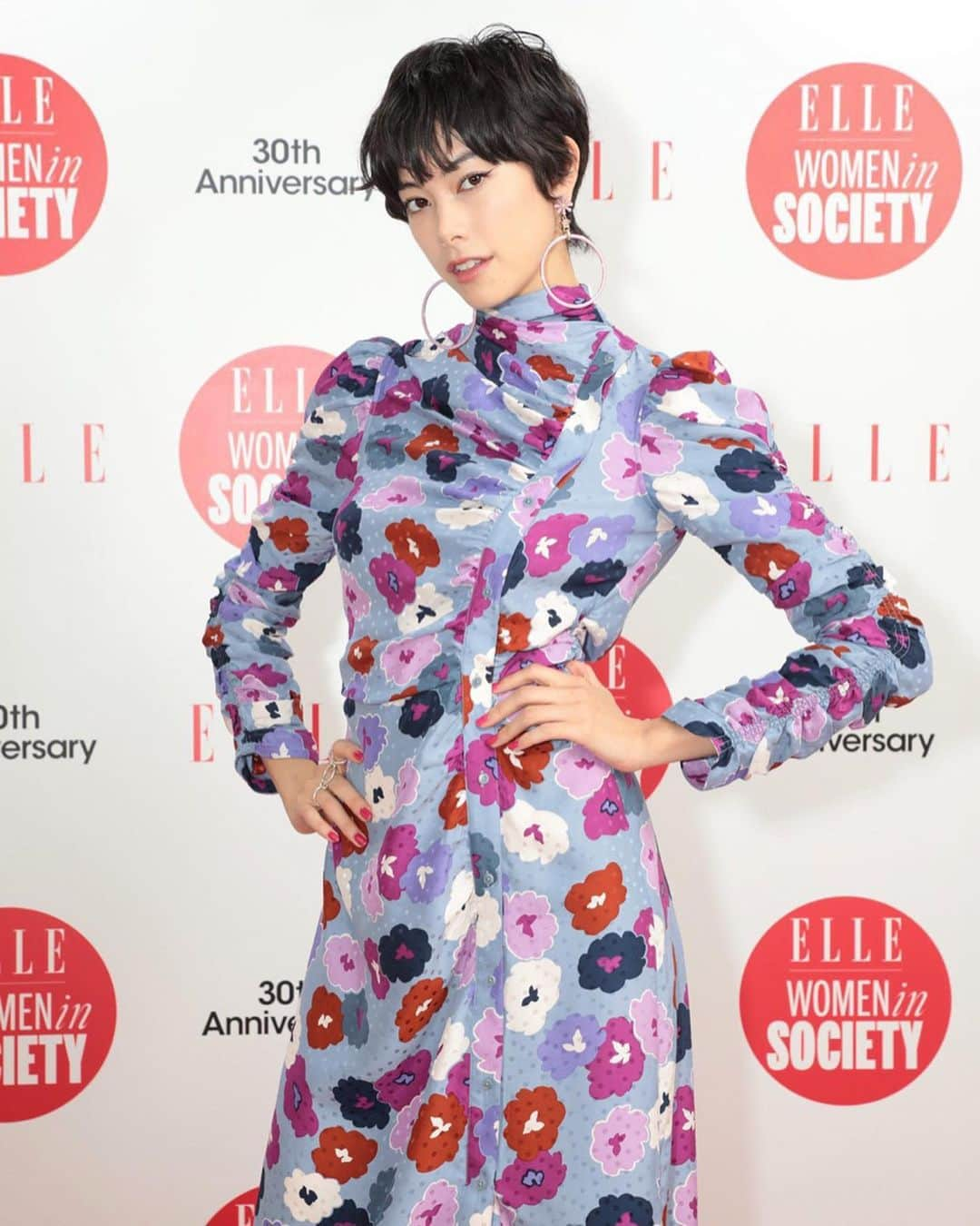 森星さんのインスタグラム写真 - (森星Instagram)「Thank you @ellejapan for having me at the "Women in society" talk show event in Osaka❤️ So happy & honored to have a chance to share my thoughts and love to all the powerful&passionate people that came all the way to listen to our seminar. エルジャポン30周年おめでとうございます🎈そして今回わざわざセミナーまで足を運んでいただき、お話を聞いていただいた皆様ありがとう。まだまだ勉強中ですが、一人一人の生活の中に、出来る事を見つけて小さな幸せをかき集めて一緒に明るい未来を作りあげていきたいと思います♻️ エルジャポン編集長坂井さん、日本環境設計取締役会長の岩元さん、これからもファッションを楽しみながらも、私達の惑星を守って生きられる平和への希望の光をありがとう！ We are all in this together🌏🌈#SDGs」11月4日 22時43分 - hikari