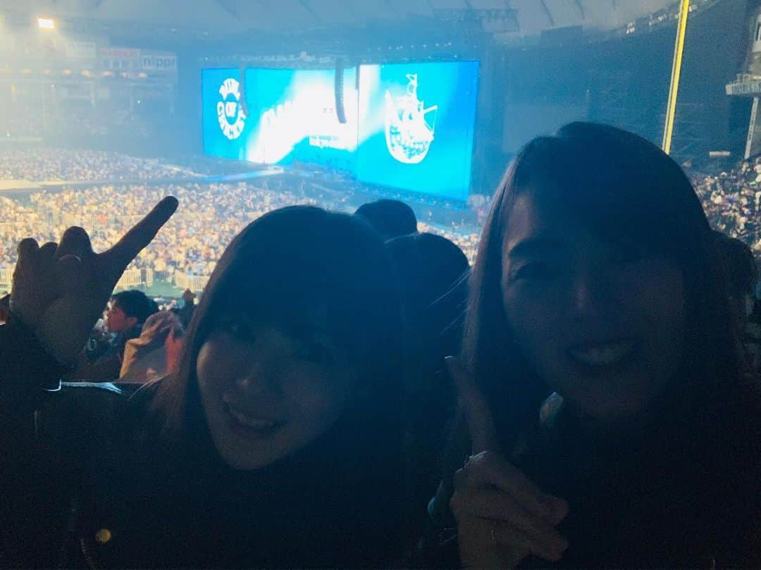 早田悠里子さんのインスタグラム写真 - (早田悠里子Instagram)「11/4 BUMP OF CHICKEN TOUR 2019 aurora ark final ＊ 全部最高でした☺️✨ GOのイントロでメロディフラッグ歌ったのがびっくりですごく胸が熱くなりました😳インスタで他の方々のレポみてみたらたくさんそう書いてあったからまた嬉しくなりました☺️ あれはファンにはたまらないよねえ🤤 またバンプの曲聴いて頑張っていこ😊 ＊ さき一緒に行ってくれてありがとう✨ #bumpofchicken #auroraark #tokyodome #finaltour2019」11月4日 23時34分 - yurikohayata