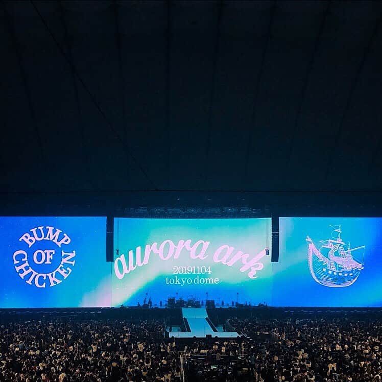 野々口祐子のインスタグラム：「BUMP OF CHICKEN TOUR2019 aurora ark 最終日🚩 感動した。 ちょっと照れ臭い言葉を言うけれど、それが紛れもなく真実で突き刺さる。 熱い想いが伝わる最高の時間でした💎 #bumpofchicken」