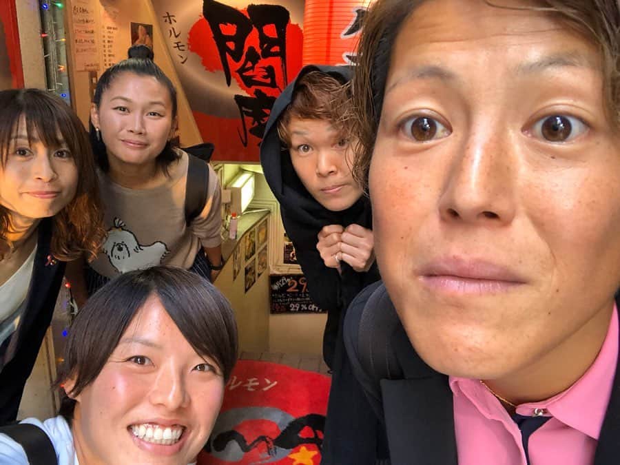 鮫島彩のインスタグラム：「・ ・ みんな大好きすぎる❤️ 笑いが止まらん❤️ ・ ・ #ホルモン閻魔 #美味でした」