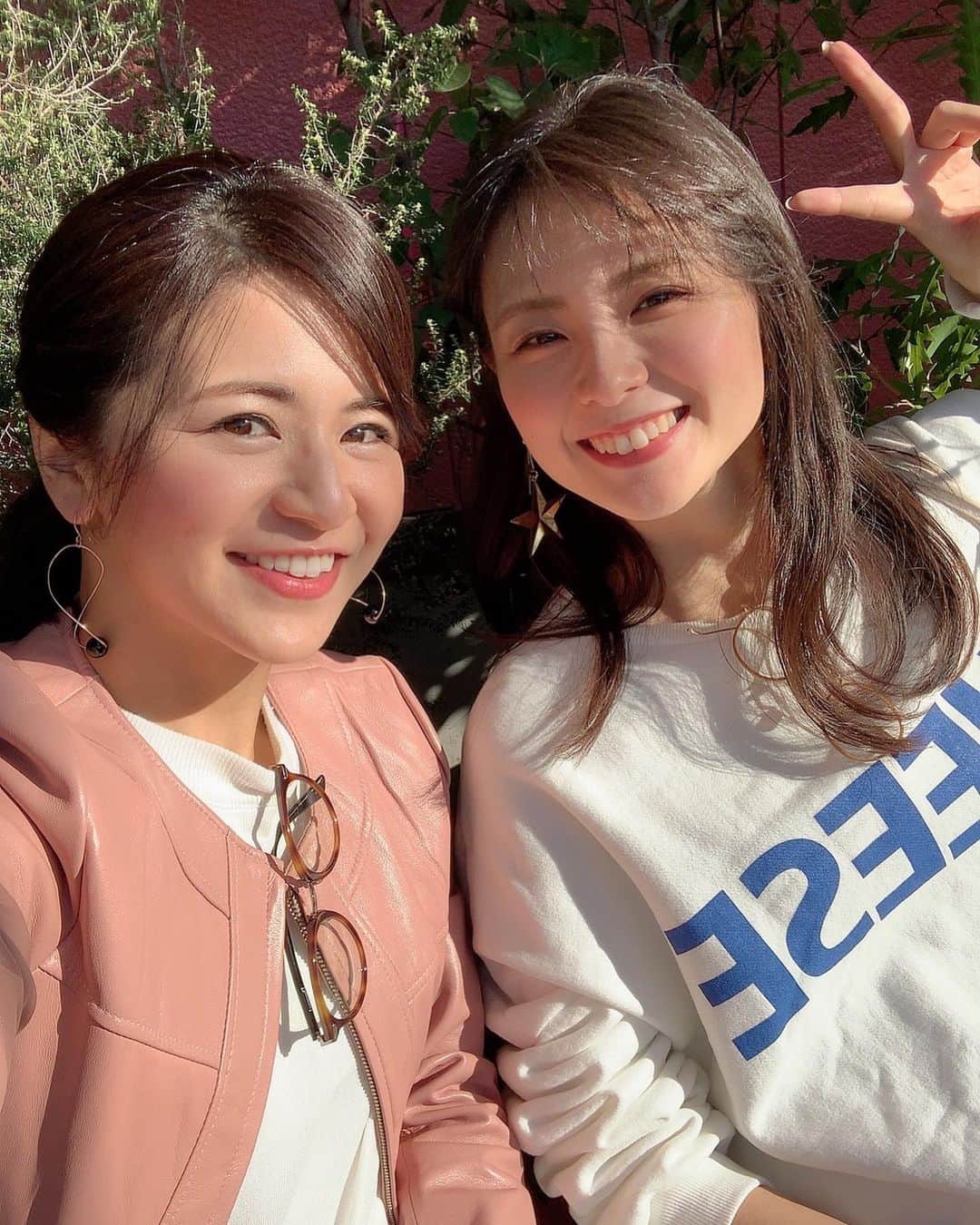 朝見心のインスタグラム：「(∵) 優ちゃんと久しぶりにゆっくり会えて 2人で緑買ったよ 優ちゃんは多肉植物 私はサボテンにしたよ ほんまは鉢植えのお花買いたかったけど枯らす気配しかなかったからサボテンに落ち着いたよ 昨日も今日も高校の友だちと中学の友だちと会えて癒されまくってきたのでまた頑張ります 充電も大事」