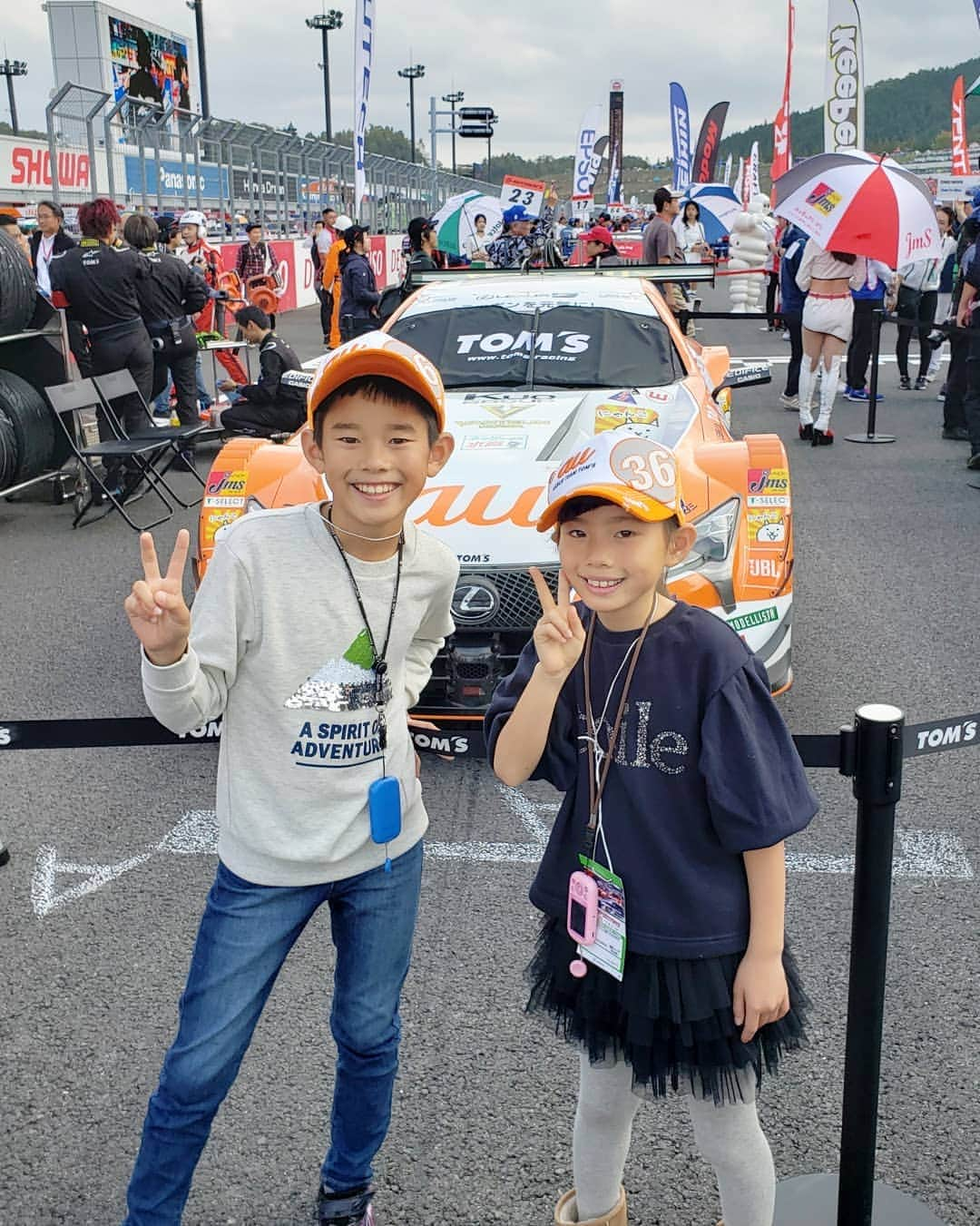 佐藤純さんのインスタグラム写真 - (佐藤純Instagram)「土日はツインリンクもてぎへ😊  SUPER GT 2019 最終戦 🏁  息子、憧れのドライバーさん達に会えてそりゃもぉ大興奮😍  前日には、自分がレーサーになる夢までみちゃったらしいよ🤣(笑)  親子共通の趣味！レース観戦🏎️ 楽しかったな😆  #supergt  #supergt2019 #スーパーgt #ツインリンクもてぎ #TWINRINGMOTEGI  #motorsport #関口雄飛 選手 #伊藤大輔 監督 #平手晃平 選手 #ronnieqnintarelli 選手 #横溝直輝 選手 #荒聖治 選手 #ヘイキコバライネン 選手 #中山雄一 選手 #谷口信輝 選手 #車好き #ママ #ママモデル #モデル #mama #mamamodel #model」11月5日 0時48分 - junsatoidea