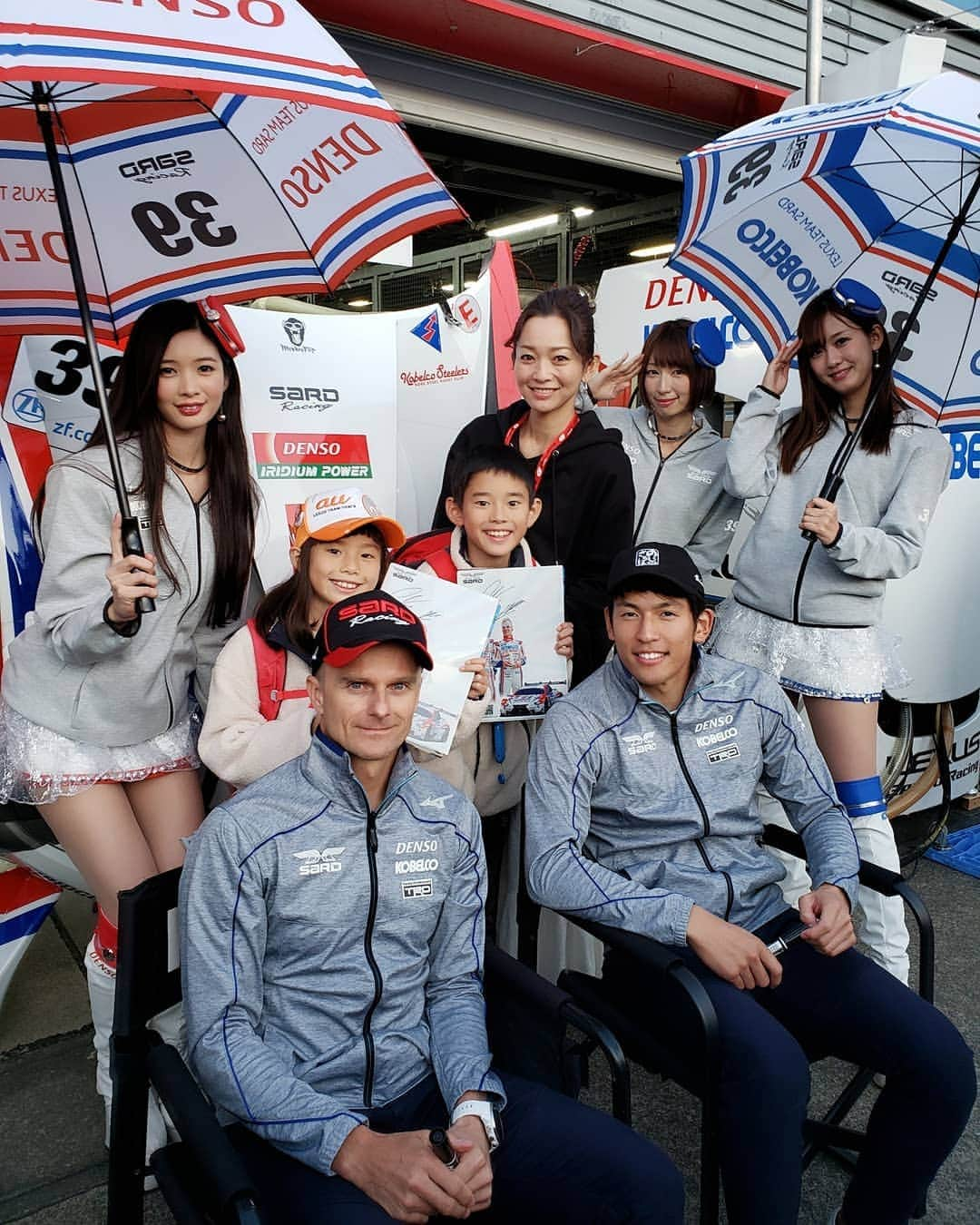 佐藤純さんのインスタグラム写真 - (佐藤純Instagram)「土日はツインリンクもてぎへ😊  SUPER GT 2019 最終戦 🏁  息子、憧れのドライバーさん達に会えてそりゃもぉ大興奮😍  前日には、自分がレーサーになる夢までみちゃったらしいよ🤣(笑)  親子共通の趣味！レース観戦🏎️ 楽しかったな😆  #supergt  #supergt2019 #スーパーgt #ツインリンクもてぎ #TWINRINGMOTEGI  #motorsport #関口雄飛 選手 #伊藤大輔 監督 #平手晃平 選手 #ronnieqnintarelli 選手 #横溝直輝 選手 #荒聖治 選手 #ヘイキコバライネン 選手 #中山雄一 選手 #谷口信輝 選手 #車好き #ママ #ママモデル #モデル #mama #mamamodel #model」11月5日 0時48分 - junsatoidea