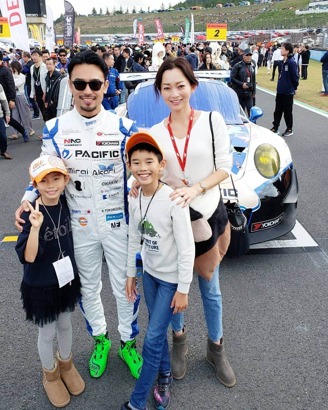 佐藤純さんのインスタグラム写真 - (佐藤純Instagram)「土日はツインリンクもてぎへ😊  SUPER GT 2019 最終戦 🏁  息子、憧れのドライバーさん達に会えてそりゃもぉ大興奮😍  前日には、自分がレーサーになる夢までみちゃったらしいよ🤣(笑)  親子共通の趣味！レース観戦🏎️ 楽しかったな😆  #supergt  #supergt2019 #スーパーgt #ツインリンクもてぎ #TWINRINGMOTEGI  #motorsport #関口雄飛 選手 #伊藤大輔 監督 #平手晃平 選手 #ronnieqnintarelli 選手 #横溝直輝 選手 #荒聖治 選手 #ヘイキコバライネン 選手 #中山雄一 選手 #谷口信輝 選手 #車好き #ママ #ママモデル #モデル #mama #mamamodel #model」11月5日 0時48分 - junsatoidea