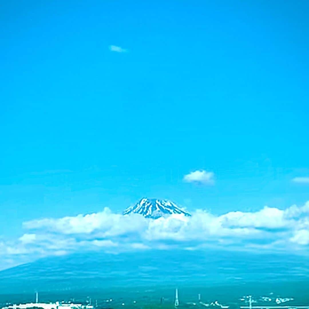 松尾貴史さんのインスタグラム写真 - (松尾貴史Instagram)「本日の富士様。  #mtfuji #mtfujijapan #富士 #富士山」11月5日 12時21分 - kitsch.matsuo
