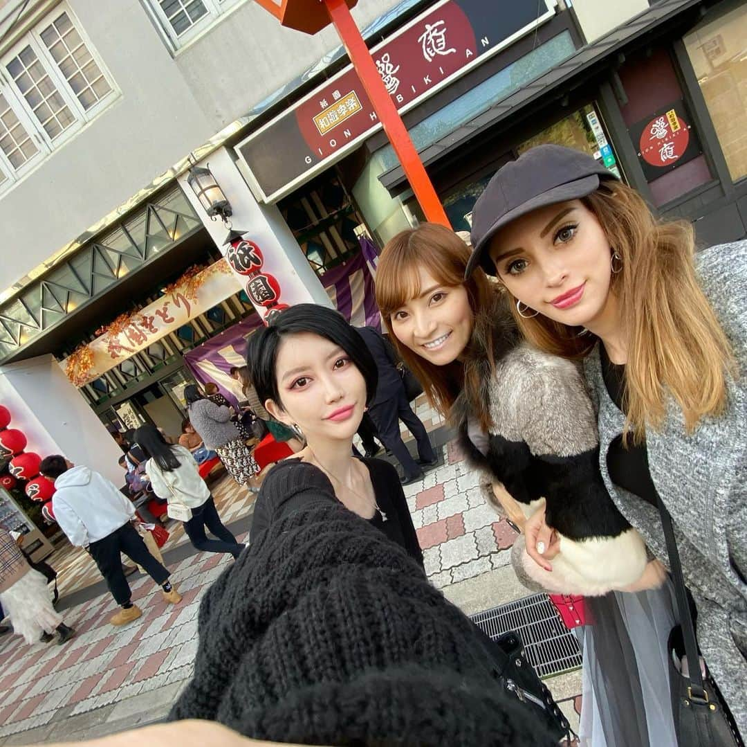 MASAMIさんのインスタグラム写真 - (MASAMIInstagram)「京都女子旅❤️ 祇園をどりを見てから、三嶋亭ですき焼きたらふく食べて、舞妓さんと爆飲みしたよ🥺」11月5日 10時51分 - iharamasami