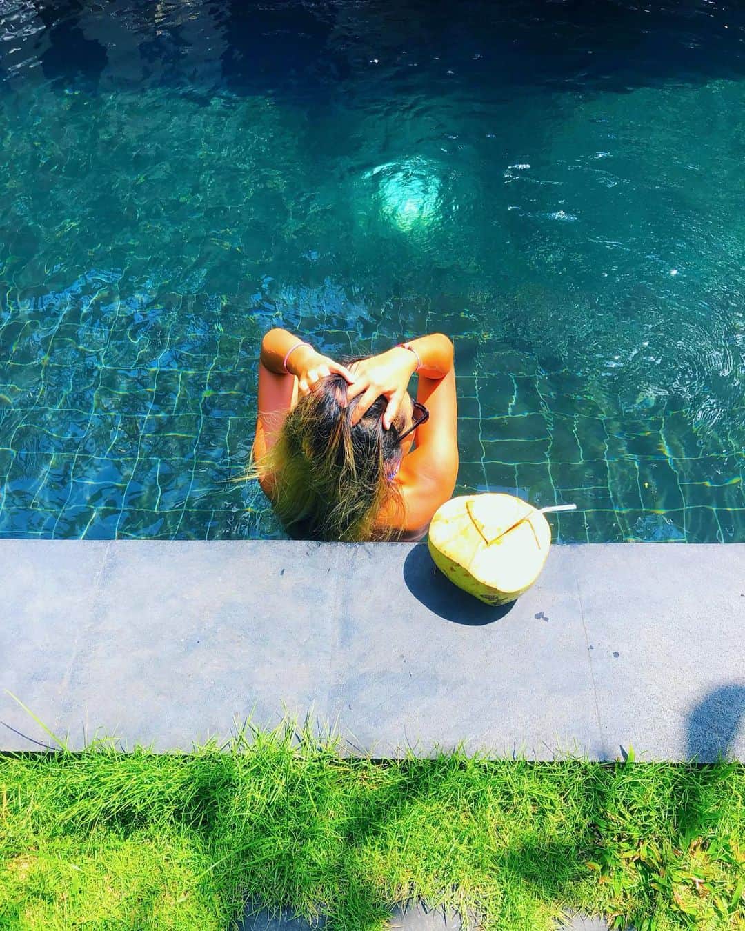miniのインスタグラム：「COCO🥥 #BALI #trip #balitrip #pool #coco #coconut #seminyak #rumah23 #rumah23villa #バリ#バリ旅行」