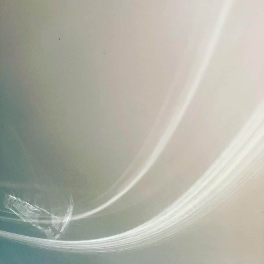 板谷由夏 さんのインスタグラム写真 - (板谷由夏 Instagram)「天井にうつった朝の光 なんて気持ちいい、秋晴れ‼️ 今週もがんばろう‼️」11月5日 11時31分 - yukaitaya