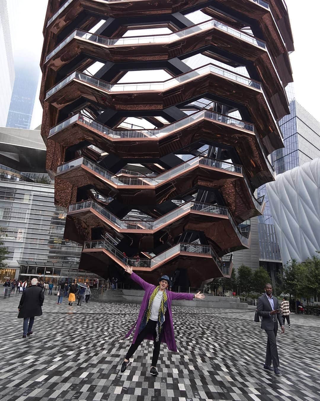 谷中敦さんのインスタグラム写真 - (谷中敦Instagram)「The Vessel(ヴェッセル)、ニューヨーク。 いろんな意見があると思うけど、こういう或る意味無意味な建物、俺は大好きです。これって巨大なジャングルジムみたいなもので、登って降りるだけ笑  こういうの世界中に創って欲しい。」11月5日 11時44分 - a.yanaka