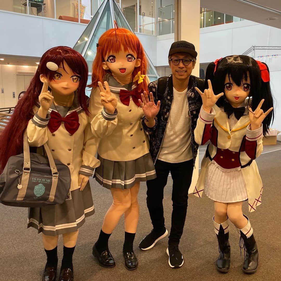 田村淳のインスタグラム：「通ってる大学院にて^_^」