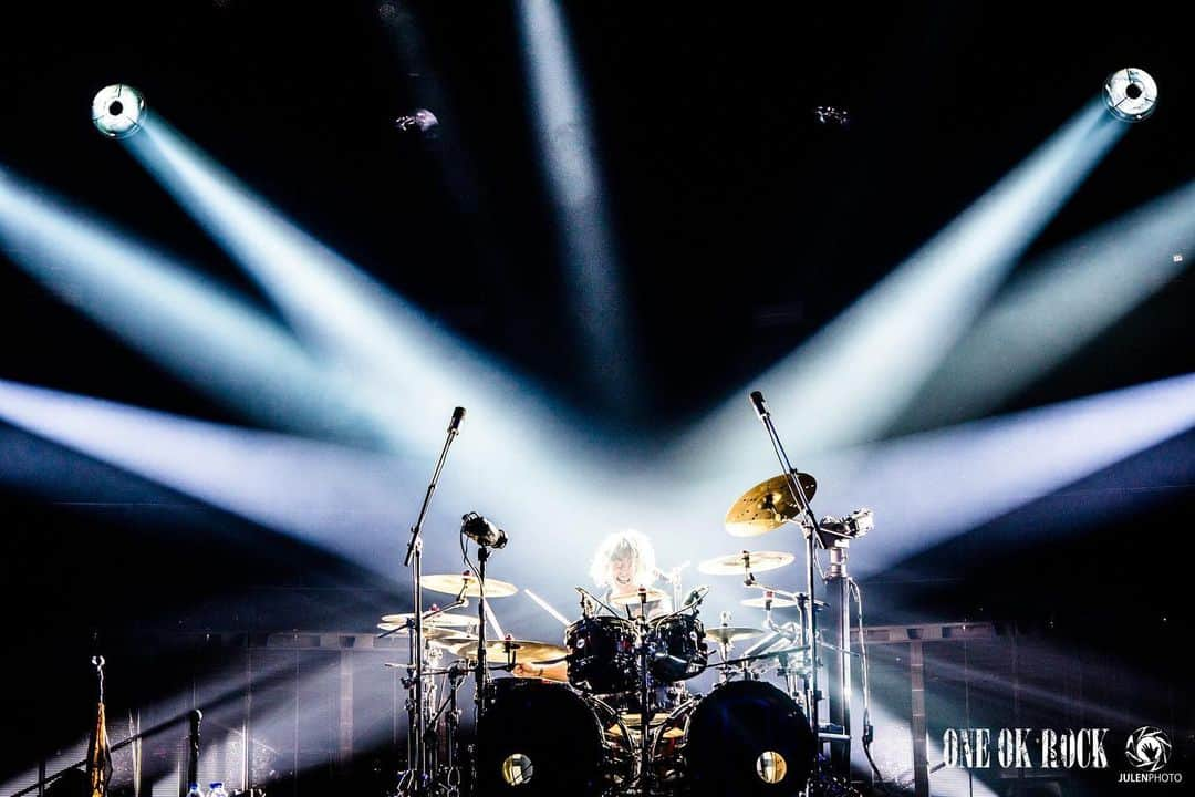 Julen Esteban-Pretelさんのインスタグラム写真 - (Julen Esteban-PretelInstagram)「@tomo_10969 during @oneokrockofficial’s show at Hiroshima Arena - Day 2 #ONEOKROCK #EyeOfTheStorm #JapanTour #JulenPhoto #TOURDREAMS」11月5日 12時03分 - julenphoto