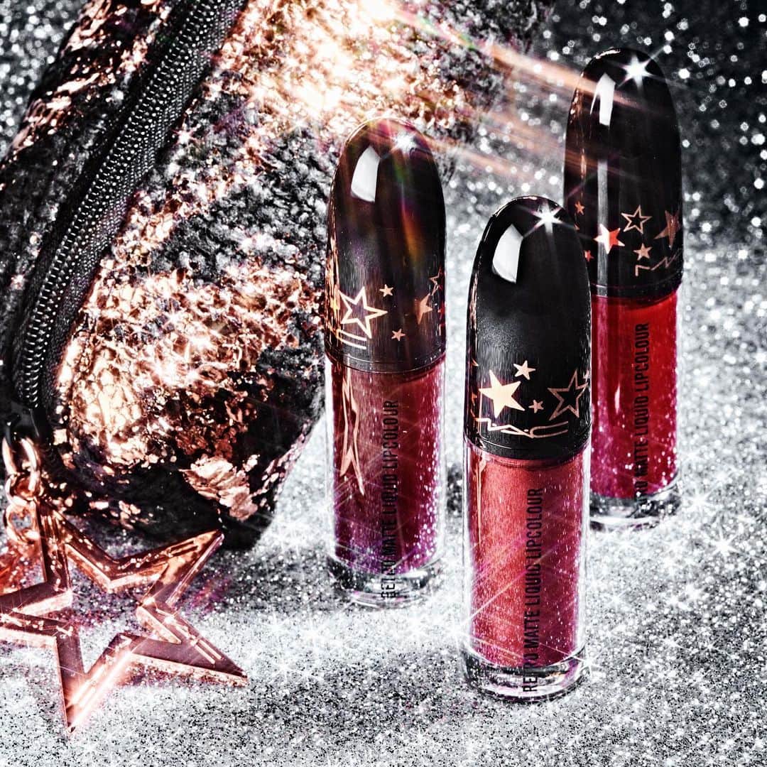 M∙A∙C Cosmetics Japanのインスタグラム：「ㅤ 【本日ホリデー第2弾 オンライン先行発売】 ホリデーキット第2弾は、ミニサイズのリップカラーや、グリッターがセットされたキットがラインアップ✨限定のスターモチーフパッケージでホリデー気分を盛り上げて。 ㅤ 詳しくは @maccosmeticsjapan プロフィールリンクからチェック📎 ㅤ ㅤ *11/5(火) 公式オンライン先行発売 *11/8(金) 全国発売 ㅤ #MACクリスマスコフレ2019 #MACHoliday ㅤ ㅤ ㅤ ㅤ ㅤ  #MACCosmeticsJapan #MACコスメ #MACCosmetics #コスメ #メイク #ホリデー #コフレ #クリスマスコフレ #クリスマスコフレ2019 #ホリデーシーズン #クリスマスプレゼント #リップ #リキッドリップ #マットリップ #リップメイク #ホリデーコフレ #ラメ #lipmakeup #cosme #cosmetics #holiday #holidaymakeup #holidaycollection #holidays #holiday2019」