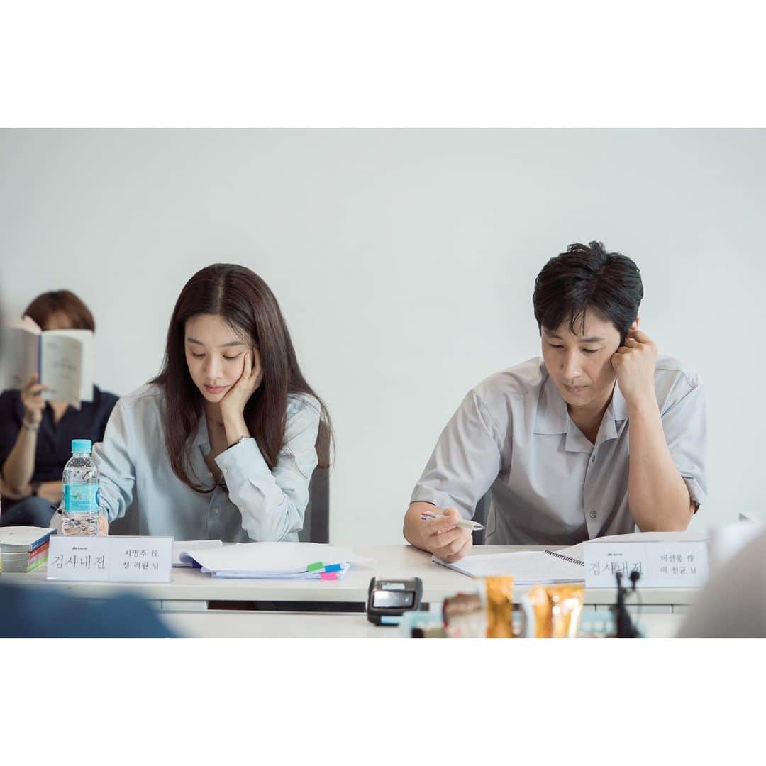 チョン・リョウォンのインスタグラム：「. 12/16 jtbc 월화 9:30 검사내전- 많이 사랑해주세요❤️」