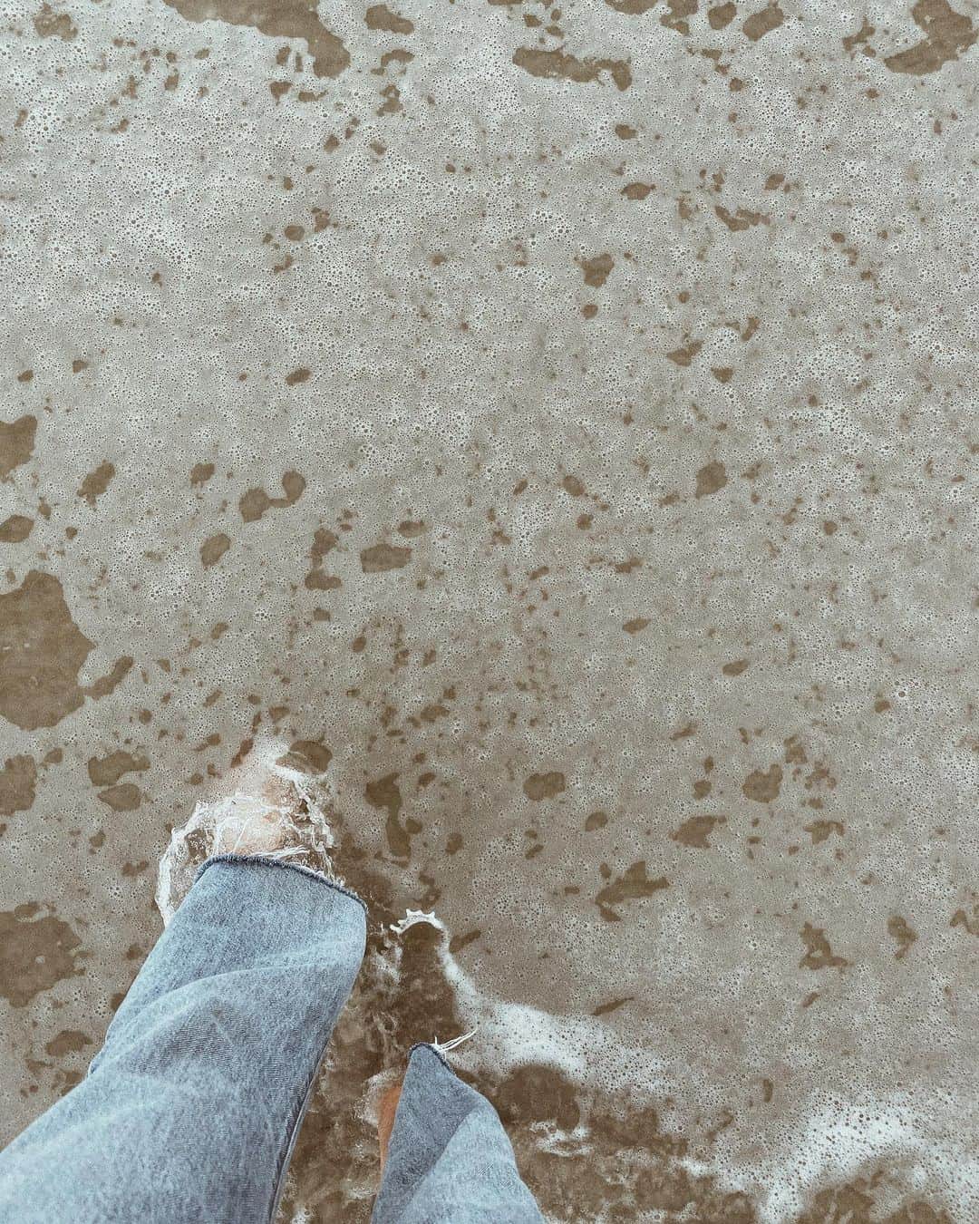 Camden Scottのインスタグラム：「My pants are soaked 🙃」
