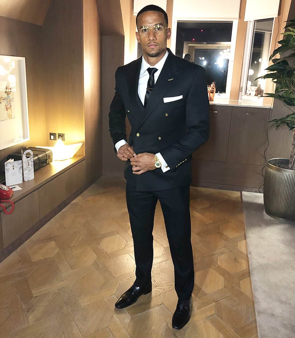 スコット・シンクレアのインスタグラム：「...Great night @baftascotland shout out to @forbes.tailoring for always keeping me looking sharp!」