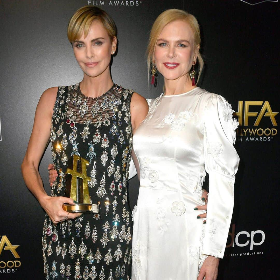 シャーリーズ・セロンさんのインスタグラム写真 - (シャーリーズ・セロンInstagram)「Still bawling my eyes out from when @nicolekidman called me one of her heroes while presenting me with the @hollywoodawards Career Achievement Award. Thank you #HollywoodAwards for this incredible honor, and thank you Nic for consistently showing up and being such an amazing friend ❤️ I’ll go back to crying now」11月5日 5時54分 - charlizeafrica