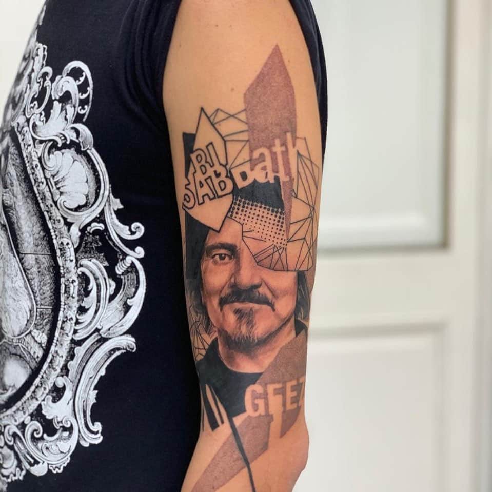 ギーザー・バトラーさんのインスタグラム写真 - (ギーザー・バトラーInstagram)「Felipe, from Brazil, sent this photo of his tattoo. #number1fan #verycool #flattered」11月5日 7時46分 - geezerbutler