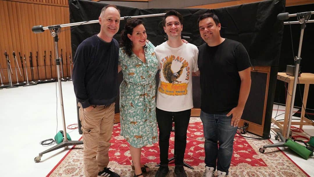 Panic! At The Discoさんのインスタグラム写真 - (Panic! At The DiscoInstagram)「A lil behind-the-scenes action from recording "Into The Unknown" for #Frozen2! (📸: @ZackCloudHall)」11月5日 8時01分 - panicatthedisco