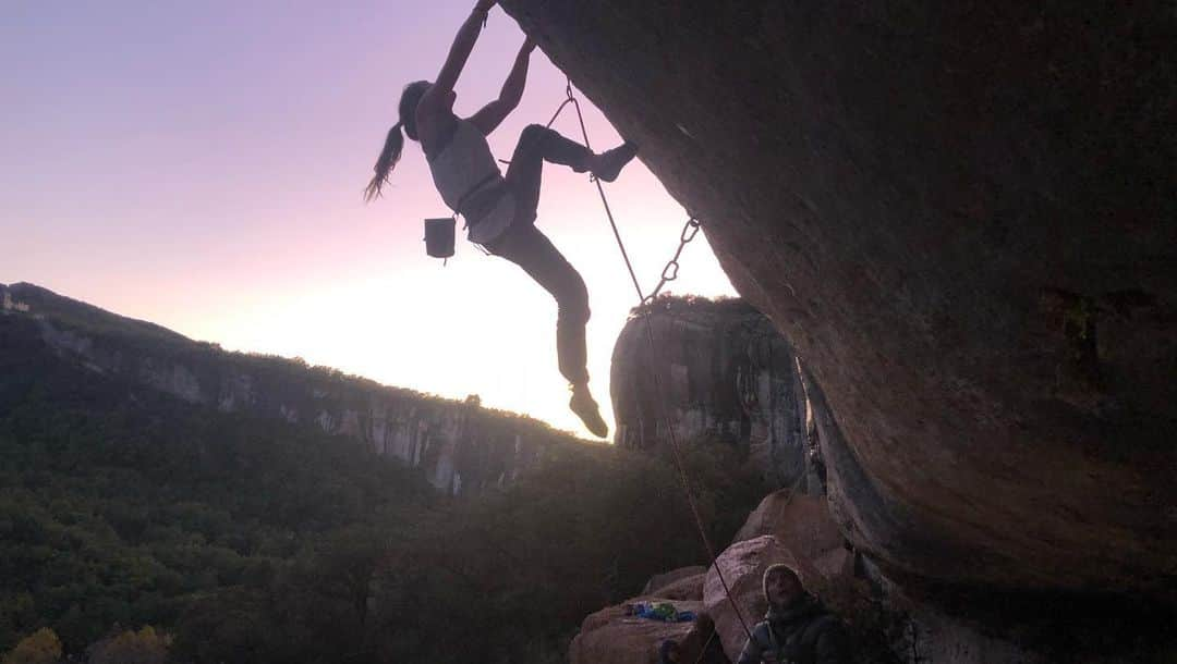 クリス・シャーマさんのインスタグラム写真 - (クリス・シャーマInstagram)「So special to be back here in Buoux (the cradle of modern sport climbing) with my good friends @mikebbeck @mikecall @marc.lemenestrel @giancolafoto  Very special indeed to climb Le Minimum 8c (first climbed by Marc in 1986) with Marc belaying me.  Grateful for days like these at perfect crags with good friends, trying your hardest! 😀🙏🙏🙏」11月5日 8時05分 - chris_sharma