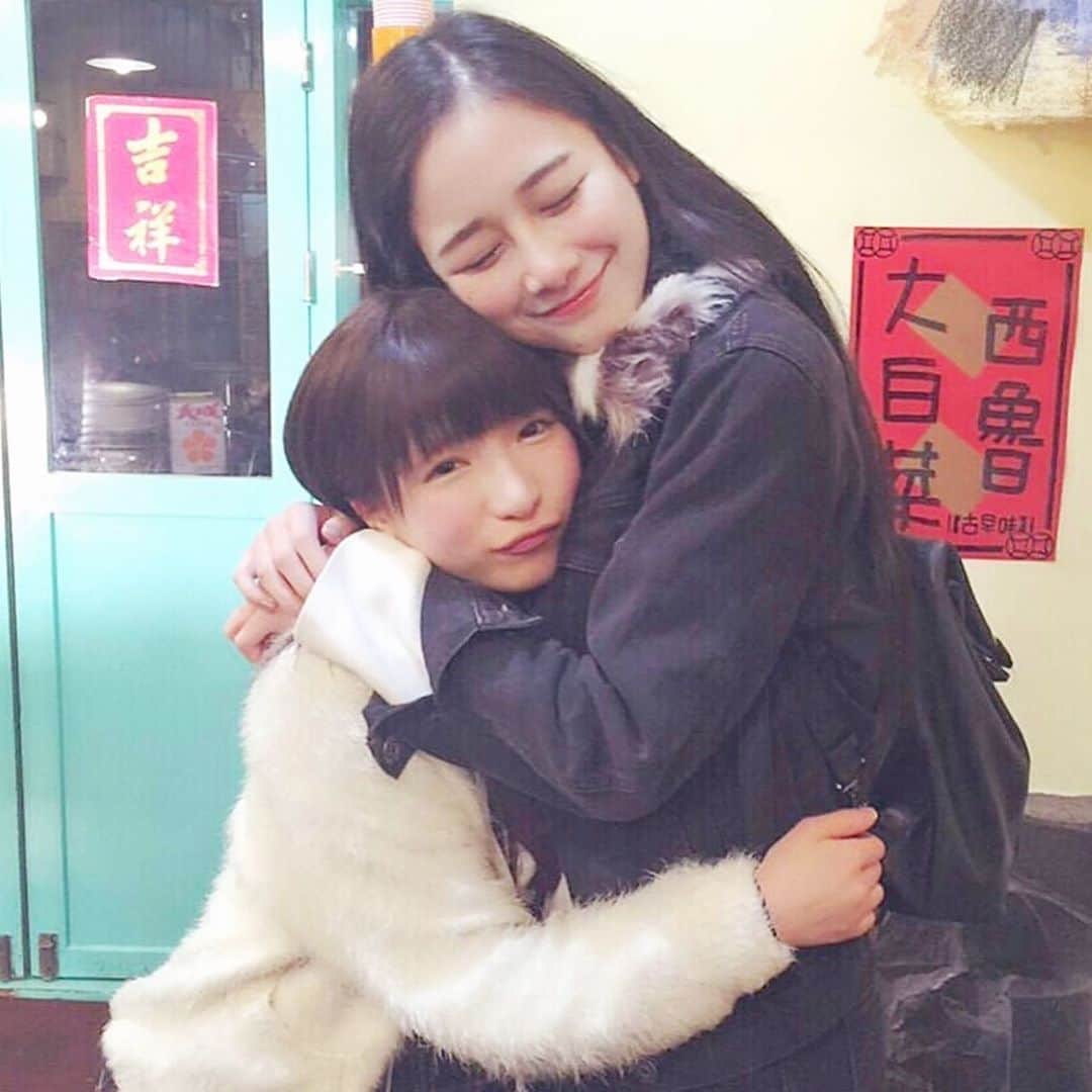 のインスタグラム：「千千と３年前と同じ構図で撮った🥰💕 #千千#千千進食中 #大胃王 #大胃女王 #萌梓#台灣#台湾#japanesegirl」