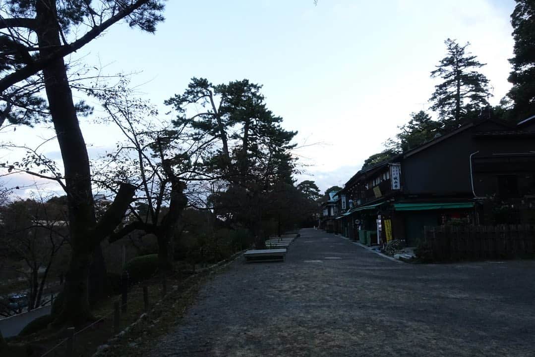 いぶくろ聖志さんのインスタグラム写真 - (いぶくろ聖志Instagram)「夜明け  #camera #japan #kanazawa」11月5日 9時03分 - b.smpl