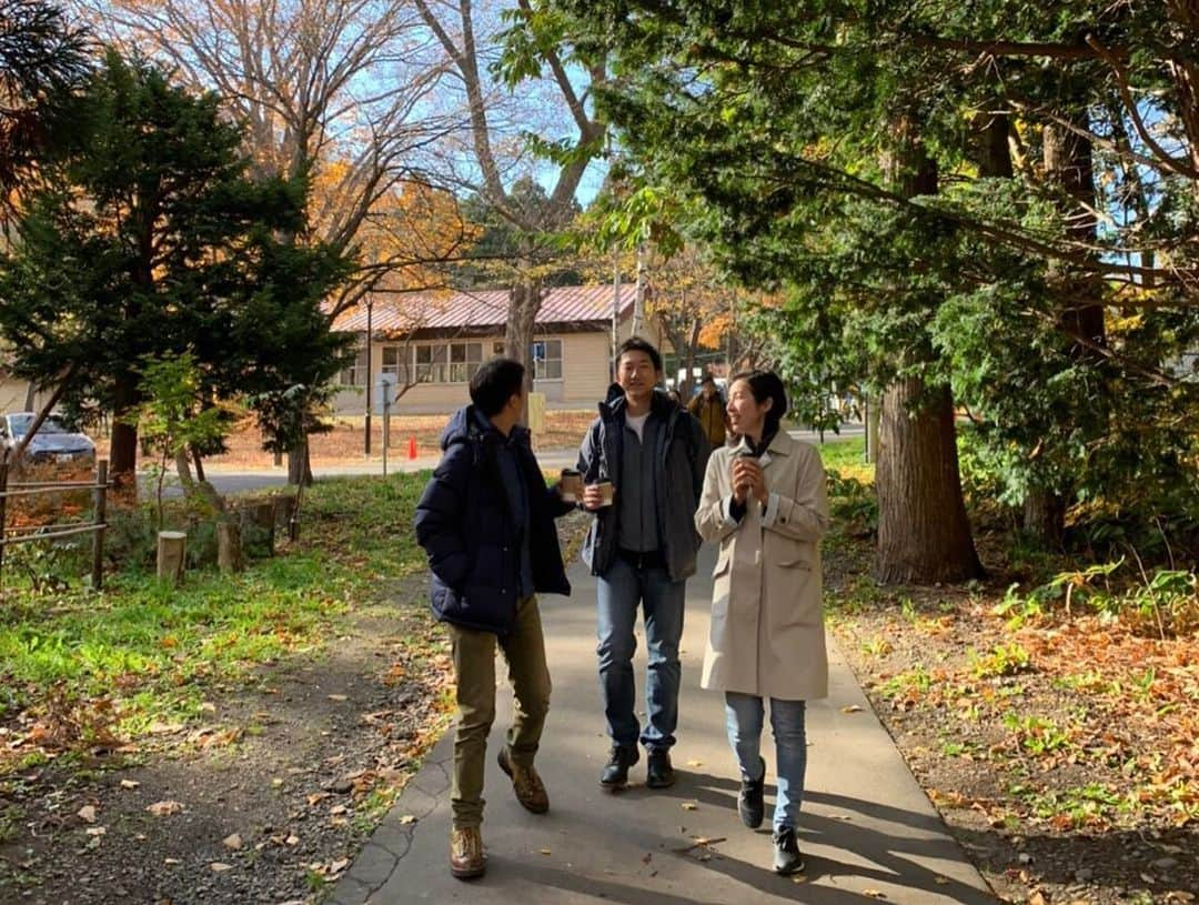 伊藤みきさんのインスタグラム写真 - (伊藤みきInstagram)「今日は寒いね〜、と珈琲持って、北海道神宮へ。 明治祭のタイミングで、すごく神々しい日だった。」11月5日 9時05分 - itomikiitos