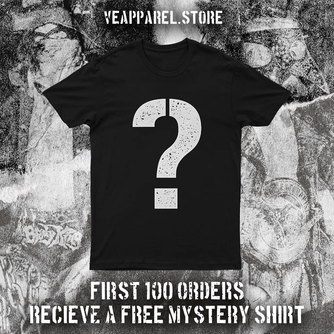 マーティ・スカルのインスタグラム：「VEapparel.store goes live in just over 30 minutes. 8pm est  Free mystery VE shirt with the first 100 orders❗️ #villain ☔️」
