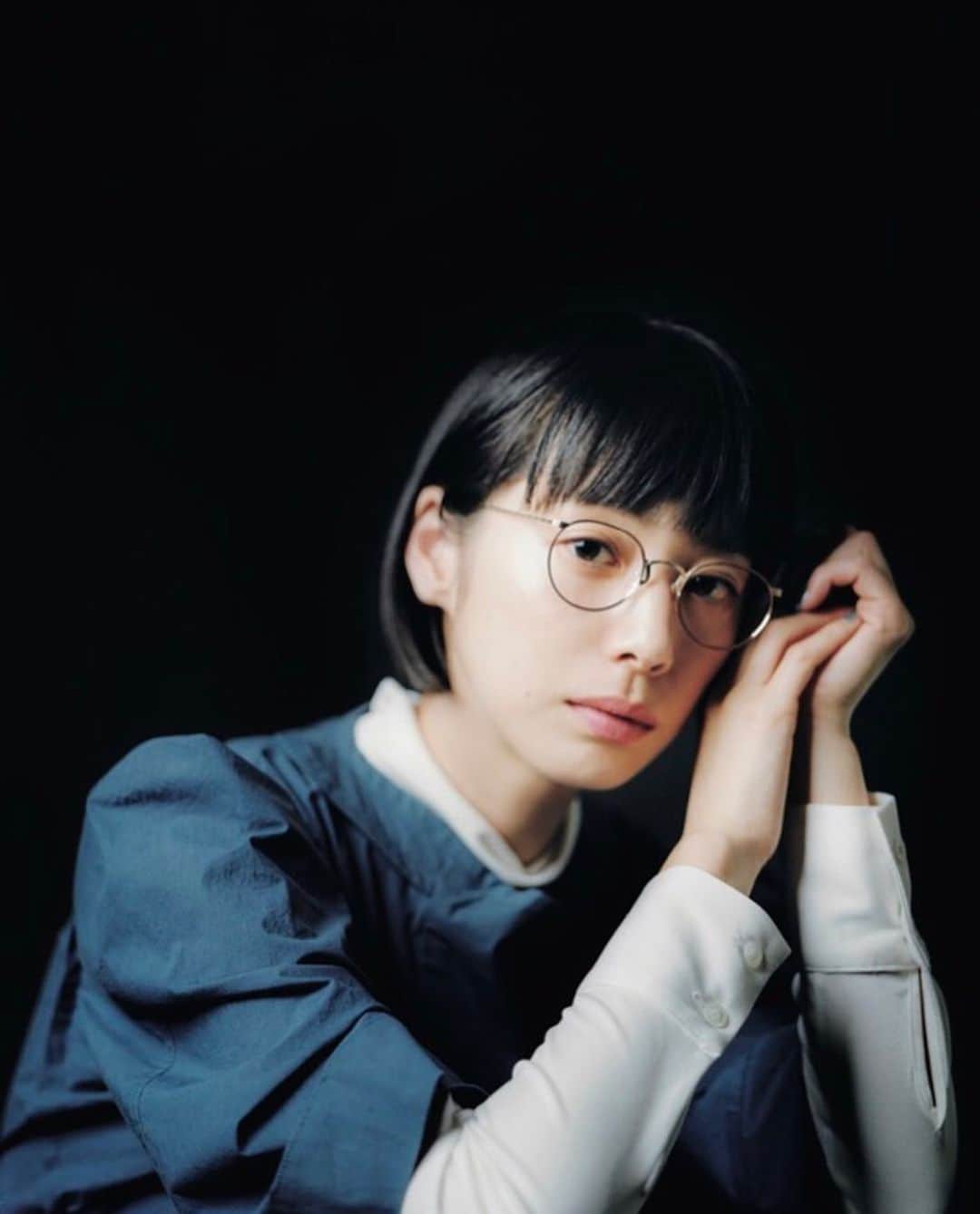 柏田テツヲさんのインスタグラム写真 - (柏田テツヲInstagram)「Portrait Kaho for @barfout_magazine_tokyo  #film #filmportrait  #4x5film  #ポートレート」11月5日 9時32分 - tetsuokashiwada
